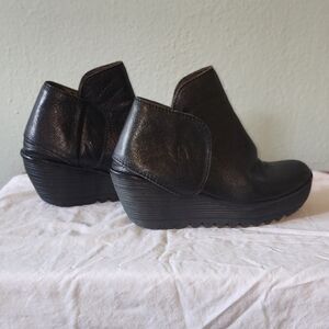 Fly London, Ankle wrap Bootie, rubber soles, black leather size 38